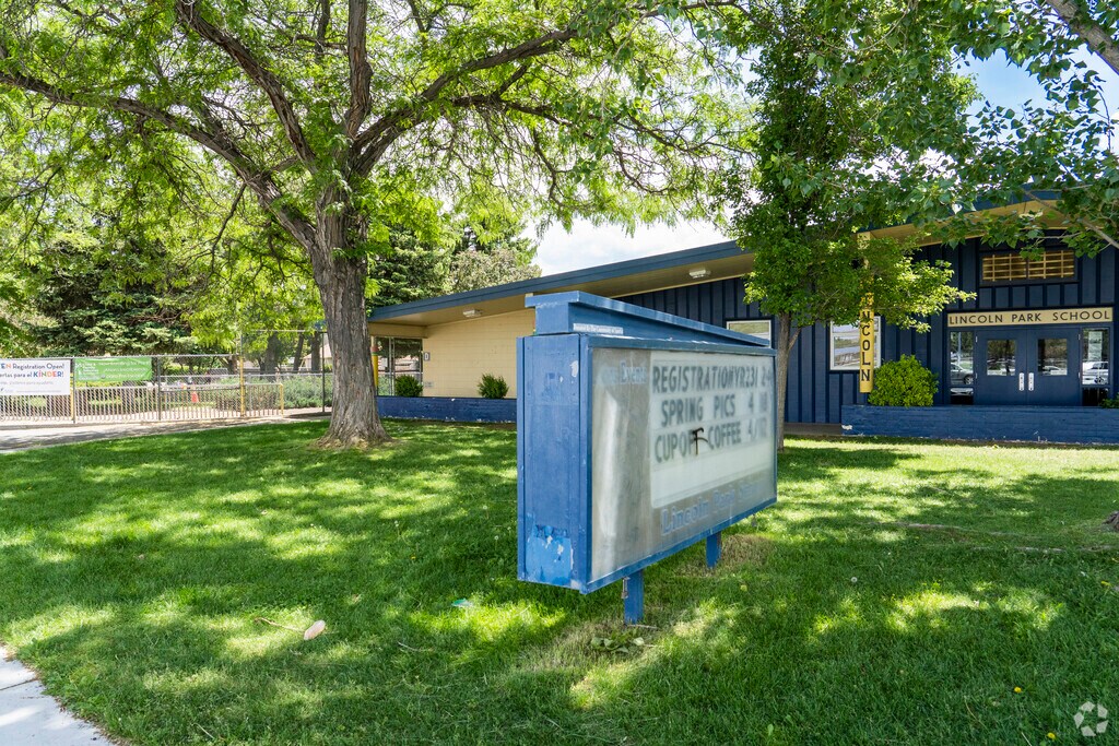 Lincoln Park Elementary has great tree coverage in Downtown Sparks.