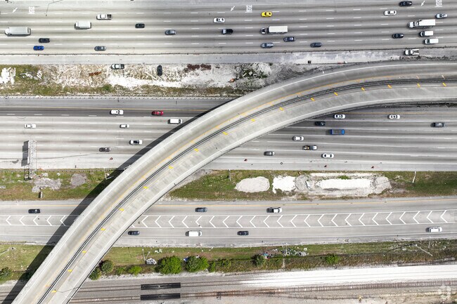 Riverside Park residents have easy access to I-95 for a quick commute.