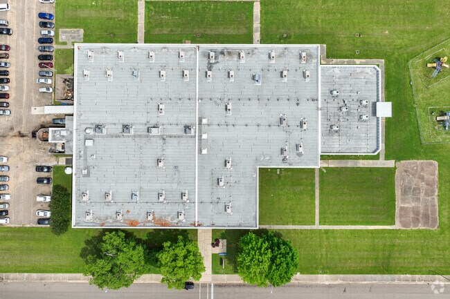 North Jackson Elementary School serves students in grade k through 5.