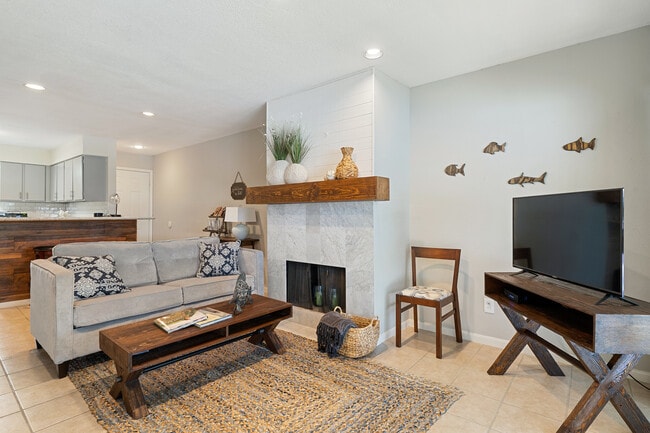 12100 Melville Dr unit 610F, Montgomery, TX 77356 - photo 2