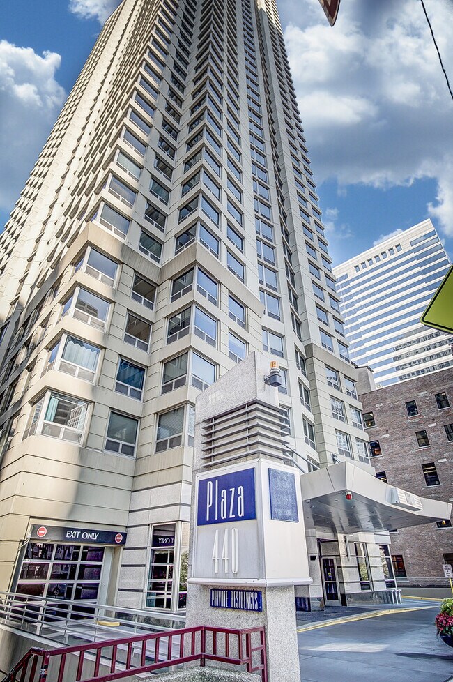 440 N Wabash Ave Unit 407, Chicago, IL 60611
