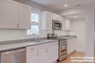 172 Saint Alphonsus St Unit 2, Boston, MA 02120