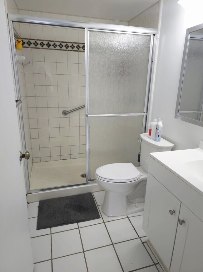 1102 Green Pine Blvd unit 52, West Palm Beach, FL 33409 - photo 5