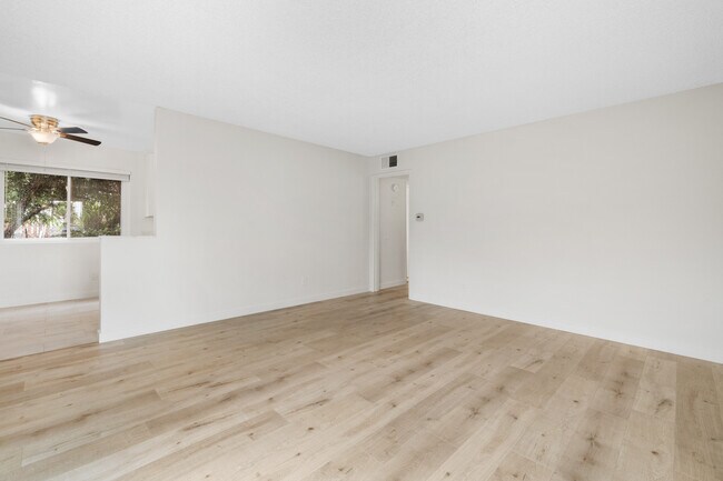 2020 Rodney Dr unit 3, Los Angeles, CA 90027 - photo 5
