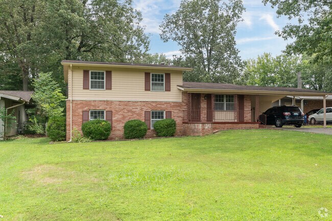 It's not uncommon to find split level homes styles in Clayshire.