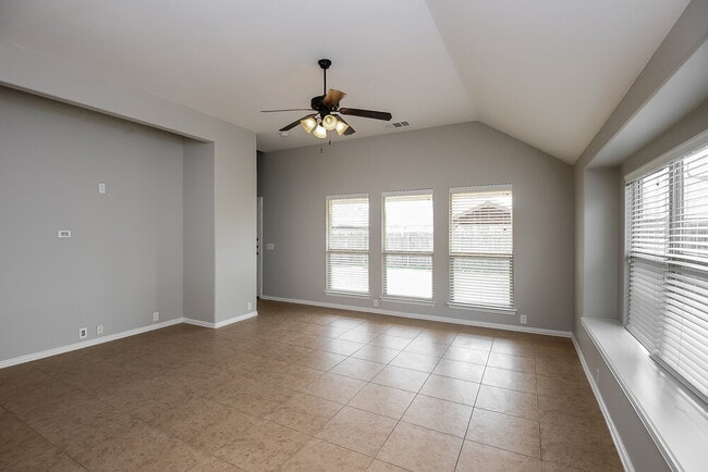 656 Brooks St, Crowley, TX 76036 - photo 6