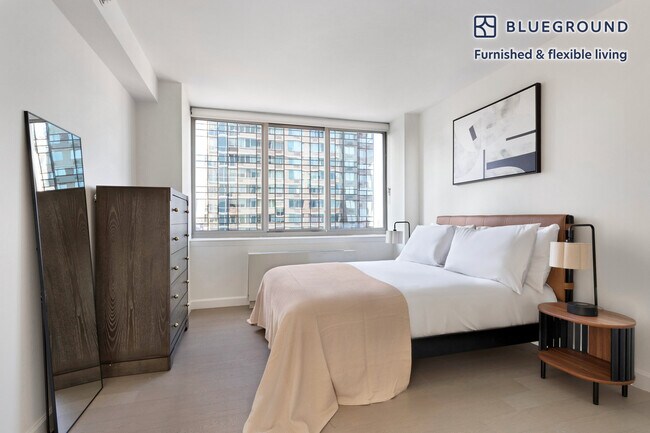 561 10th Ave unit FL31-ID2086, New York, NY 10036 - photo 6