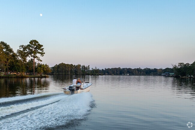 Neshota residents have easy access to Dog River which can take you out to the Gulf.