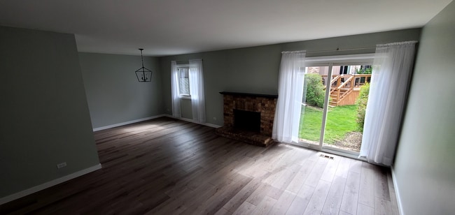 1576 Dundee Dr, Wheaton, IL 60189 - photo 3