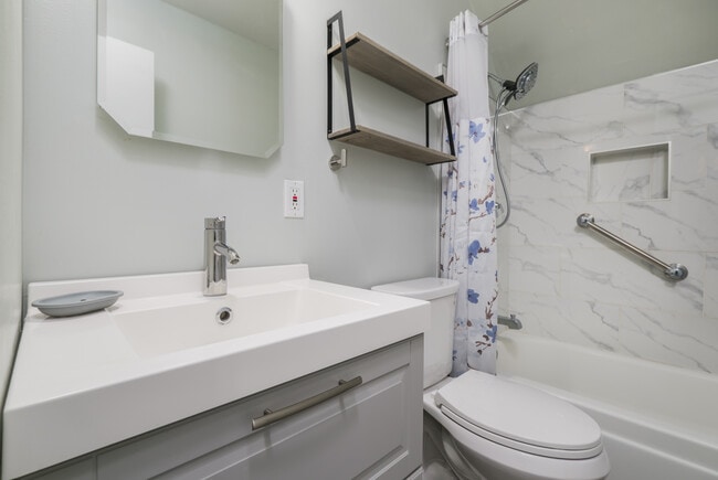 7971 Hanford Way unit 4 - Upstairs large, Sacramento, CA 95823 - photo 7