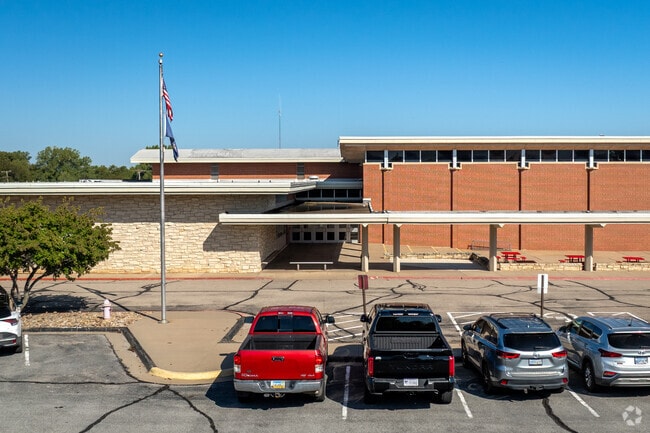 Many students in the area attend Kingman High School.