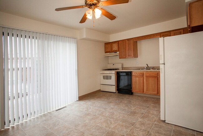 Cherry Hill Apartment Homes, Portage, IN 46368 - photo 7