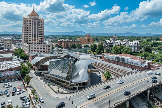 Raleigh Court is only a few miles from the bustling streets of Downtown Roanoke.