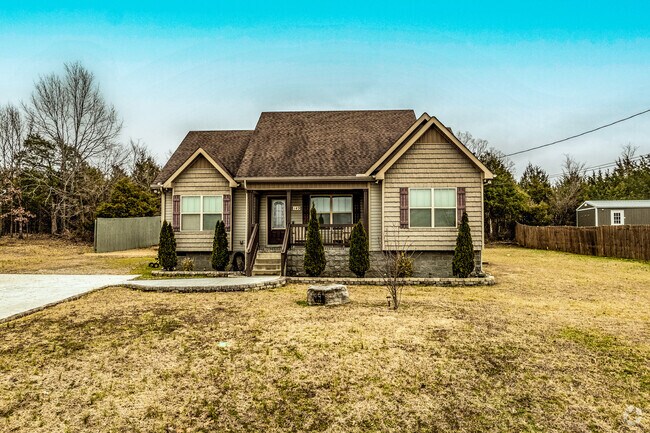 You can find ranch style homes with large lots in Lewisburg.