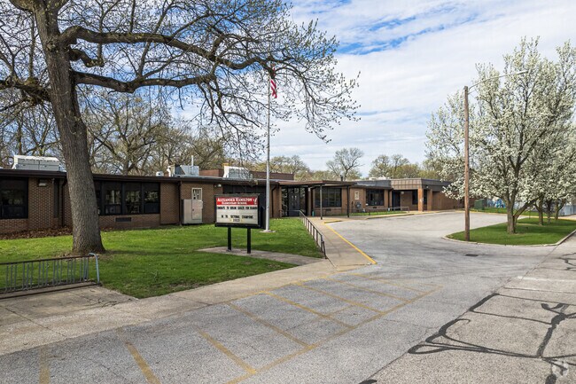 Alexander Hamilton Elementary School has a C rating on Niche.