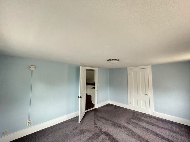 139 W Hollis St unit 3, Nashua, NH 03060 - photo 7