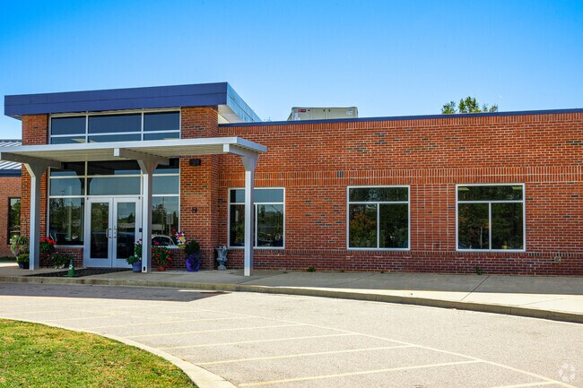 The Kershaw Elementary School serves students in grades PK, K-5.