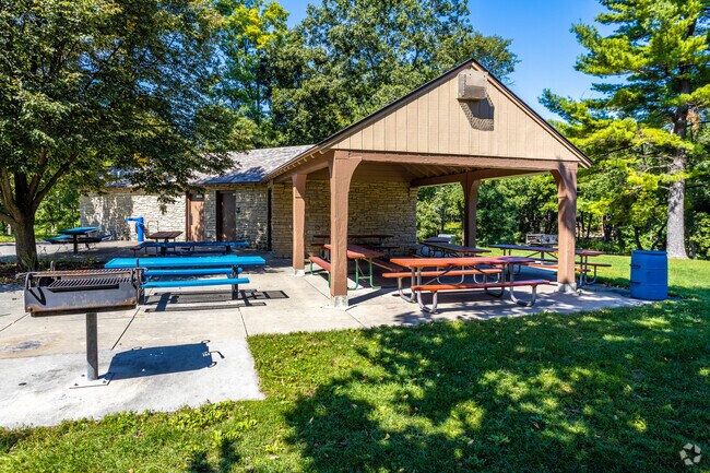Beaverdale’s Ashby Park offers shaded picnic tables perfect for a relaxing outdoor lunch.
