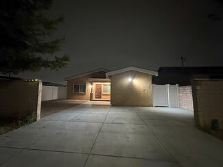 4618 W Roy Cir, Santa Ana, CA 92704