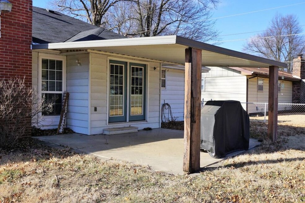 2536 S Mccann Ave, Springfield, MO 65804 - photo 1