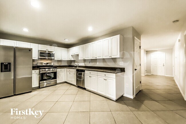 6017 Kiteridge Dr, Lithia, FL 33547 - photo 7