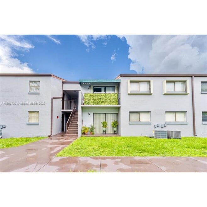 7419 SW 152nd Ave, Miami, FL 33193 - photo 1