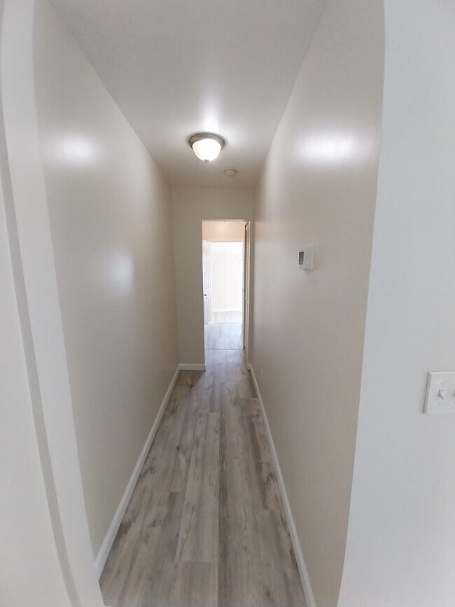 244 E Hanover St unit 2 bedrooms apartment, Trenton, NJ 08608 - photo 7