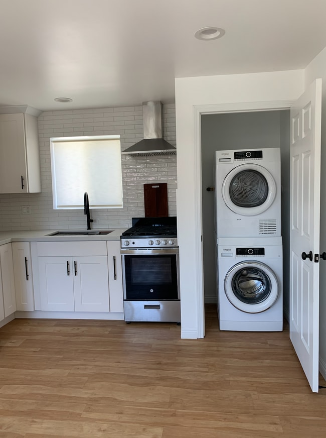 2229 S Longwood Ave, Los Angeles, CA 90016