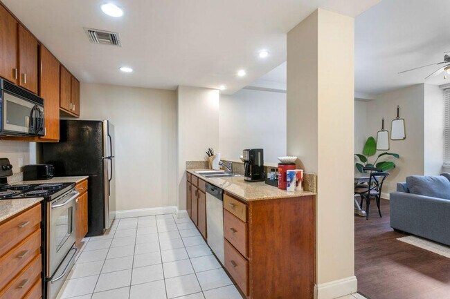 925 Common St unit ID1266907P, New Orleans, LA 70112 - photo 7