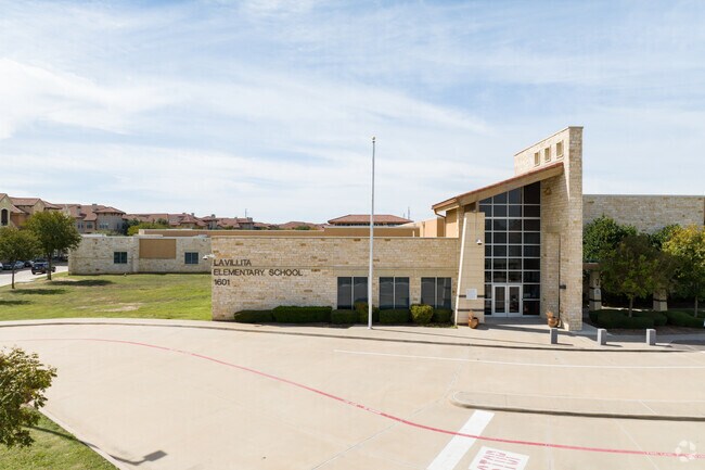 La Villita Elementary School is a stalwart institution for the building blocks of education.