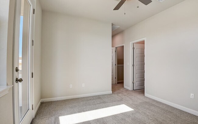 Urban Homes, Beckfield Plan unit 36759195, Austin, TX 78744 - photo 4