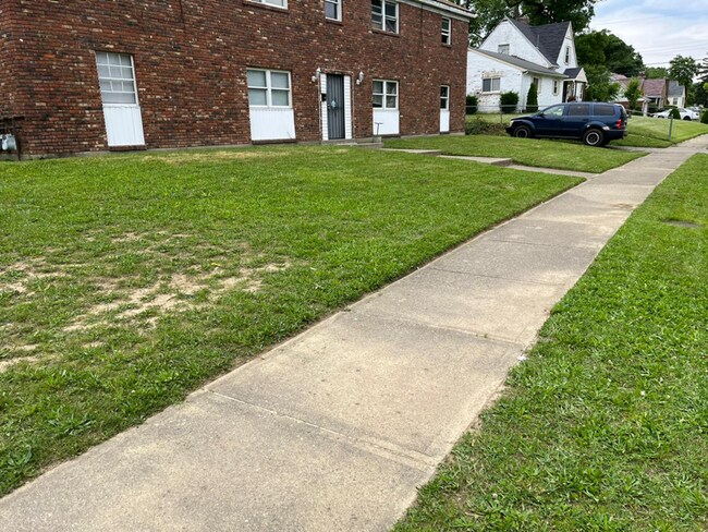 3531 Otterbein Ave unit B, Dayton, OH 45406 - photo 3