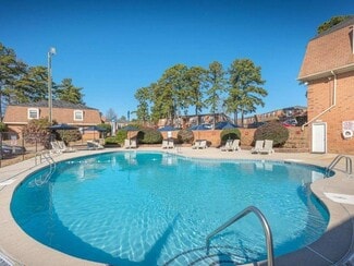 600 Ashbrook Ct, Fayetteville, NC 28314