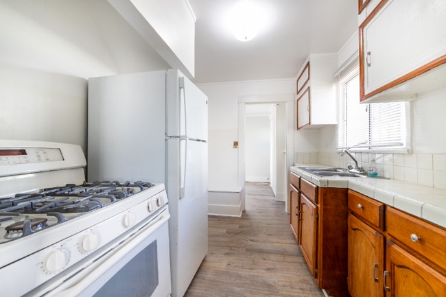 6622 Bonsallo Ave, Los Angeles, CA 90044 - photo 7