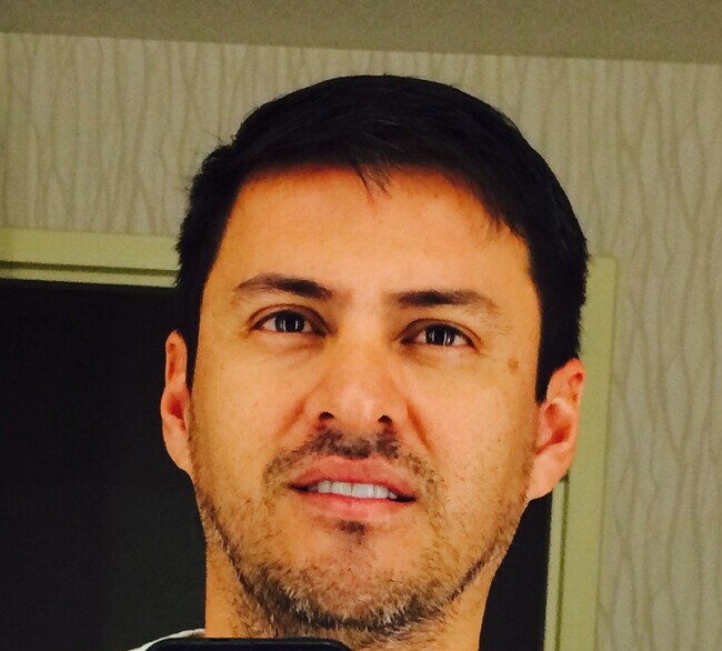 Agent Photo