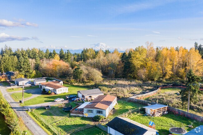 Summit View is a quaint place to live with lots of charm.