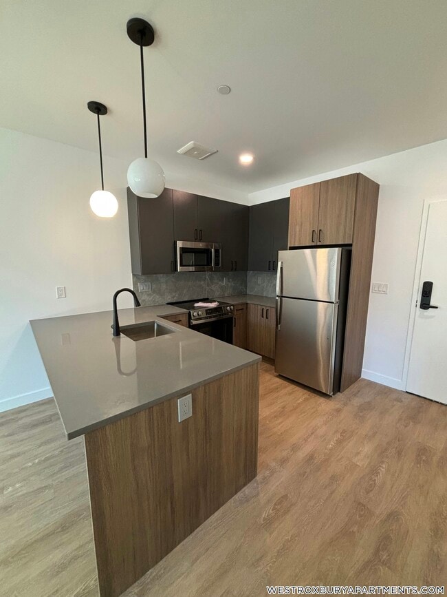 199 Gardner St Unit 102, Boston, MA 02132