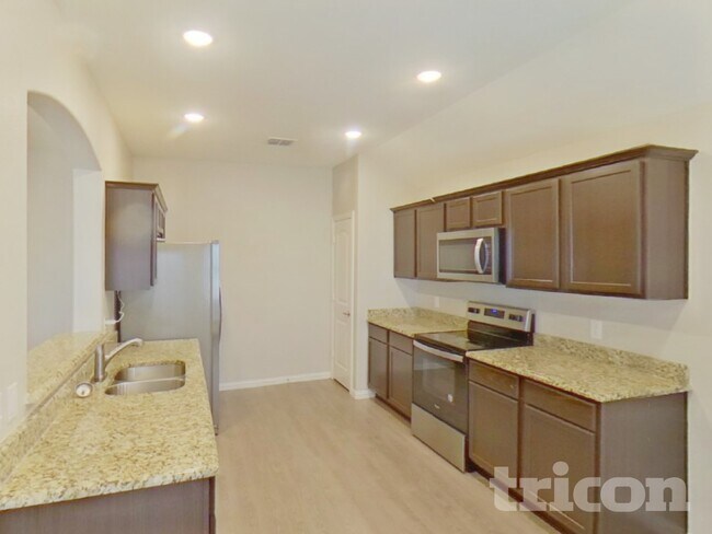 110 Columbia St, Farmersville, TX 75442 - photo 5