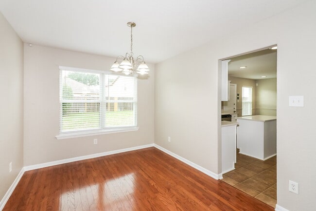 13214 Montclair Point Ct, Houston, TX 77047 - photo 6