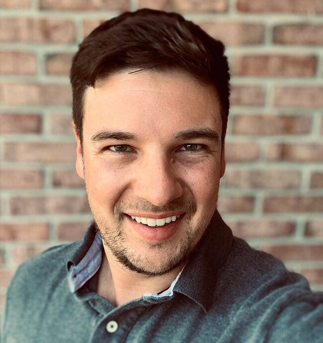 Agent Photo