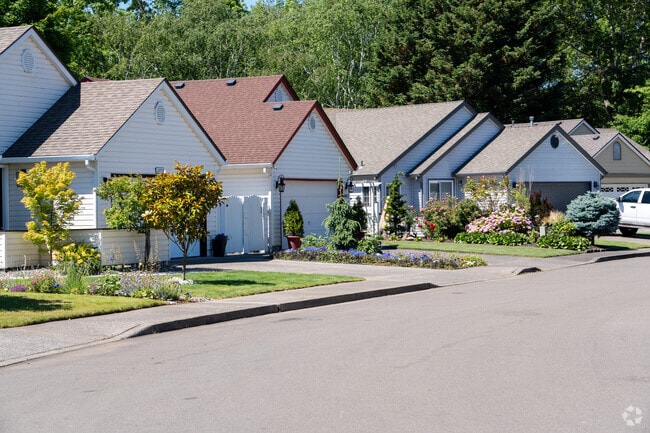 Single row homes with lovely gardens are found throughout the Fisher's Landing East community.
