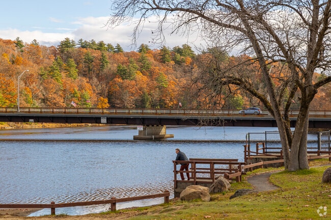 A river walk with stellar views cuts through Corinth Park and Beach along the Hudson River.