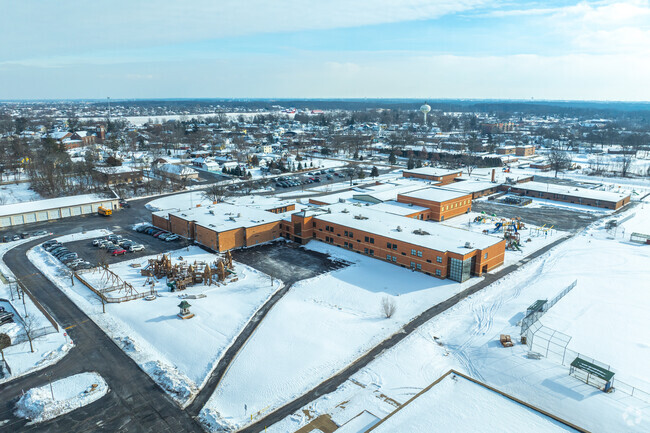 The courses at Mokena Elementary School encourage critical thinking and creativity.