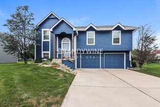 106 W Laredo Trail, Raymore, MO 64083