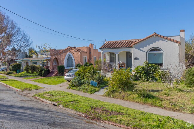 Small mediterranean bungalows are popular in Albany Terrace.