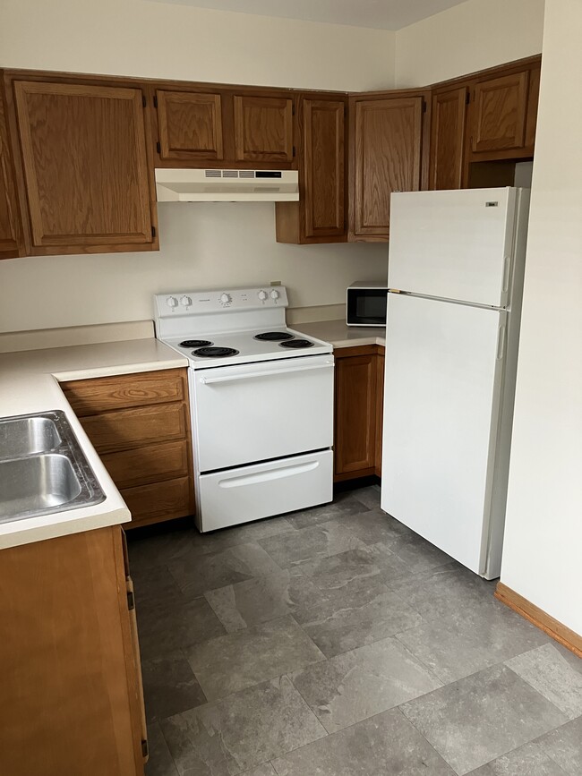 68 E 1st St unit 3, the Plains, OH 45780 - photo 6