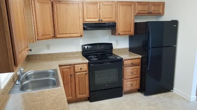 1241 N Main St, Hendersonville, NC 28792 - photo 5