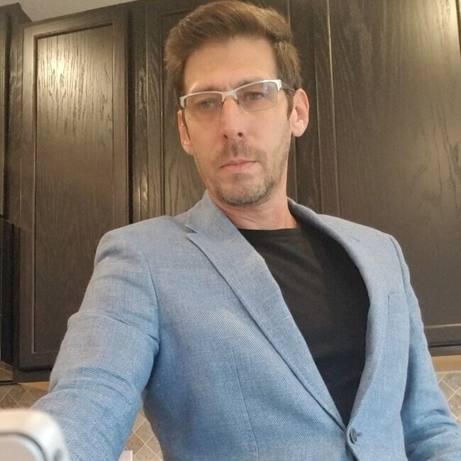 Agent Photo