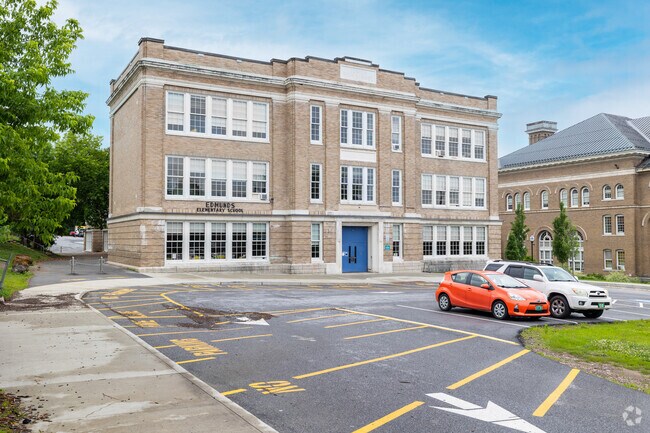 Edmunds Elementary School in Burlington serves grades K-5.