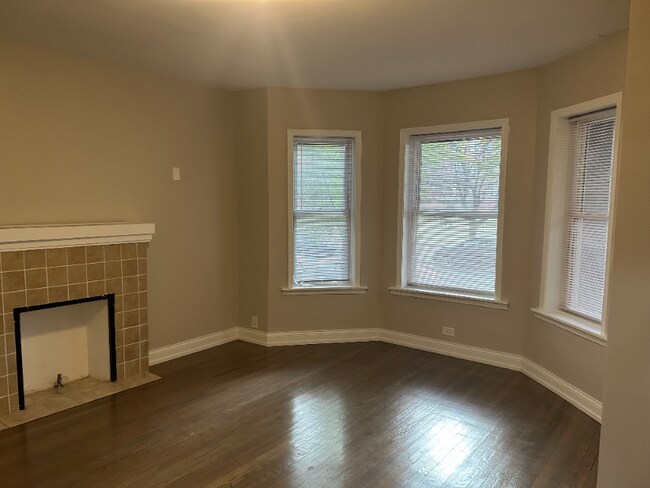 5311 S Ellis Ave unit 1, Chicago, IL 60615 - photo 2